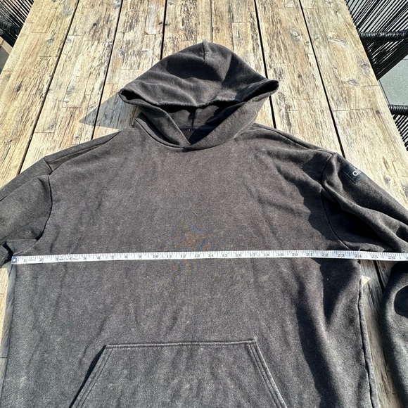 ALO Yoga Chill Vintage Wash Hoodie - Black Wash - Picture 6 of 9
